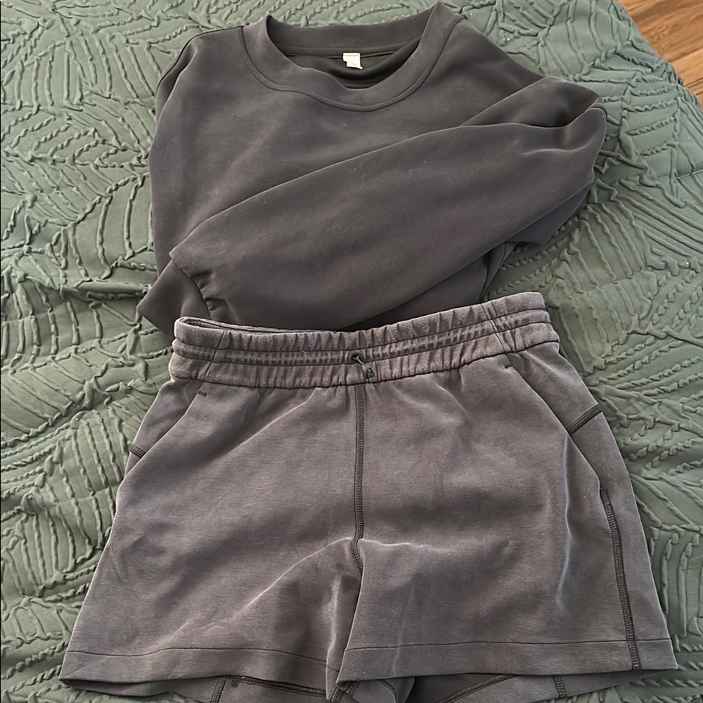 Gray Softstreme Lululemon set!